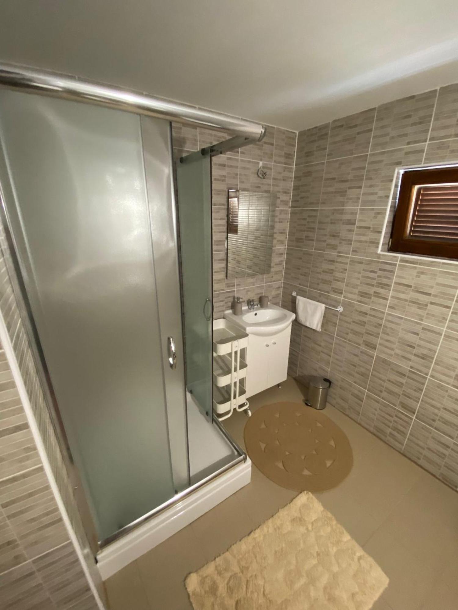 Apartmani Anka Gornji Karin Bagian luar foto
