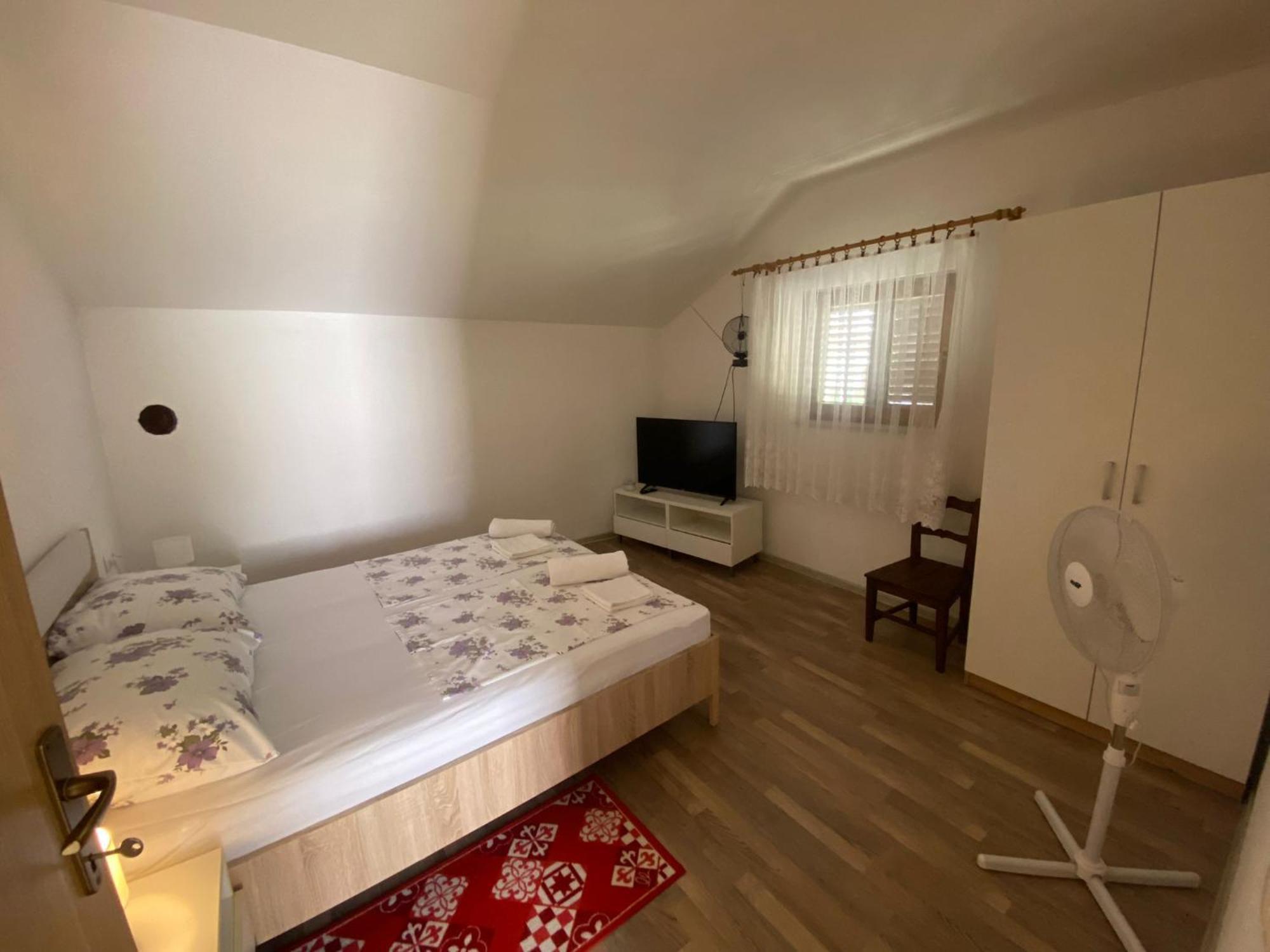 Apartmani Anka Gornji Karin Bagian luar foto