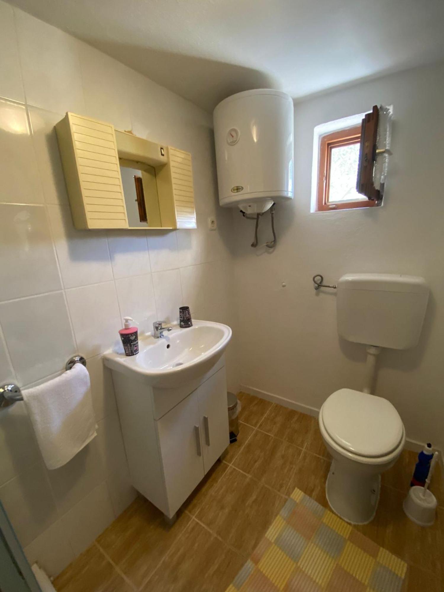 Apartmani Anka Gornji Karin Bagian luar foto