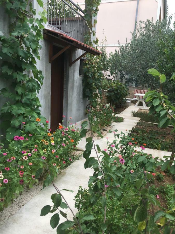 Apartmani Anka Gornji Karin Bagian luar foto